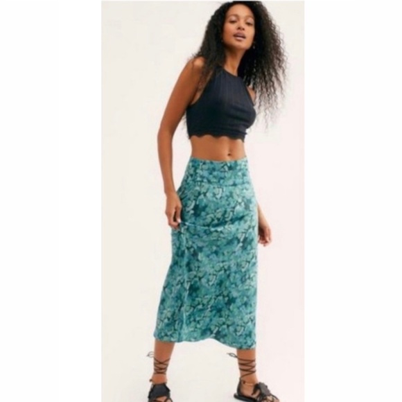 Free People Dresses & Skirts - Free People Normani Bias Printed Midi Skirt Teal Combo